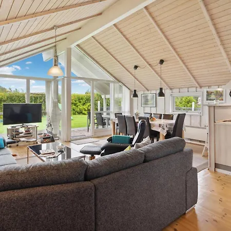 Four-bedroom In Sydals Casa vacanze *