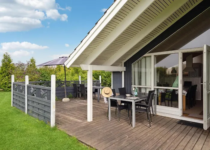 Vakantiehuis Four-bedroom In Sydals *